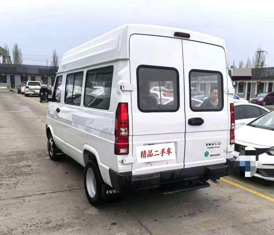 4月14日大同市26年上牌依维柯得意实表2千多公里非营运2.5T柴油无报废年限手续齐全正常过户网络拍卖公告