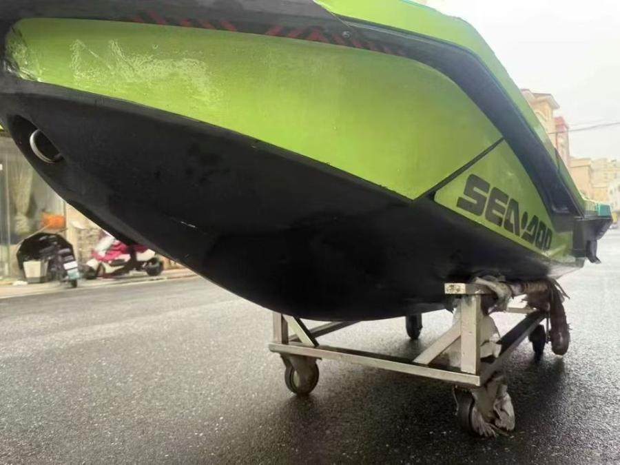 23年下水纯淡水火花摩托艇机器没拆修带翘头模式