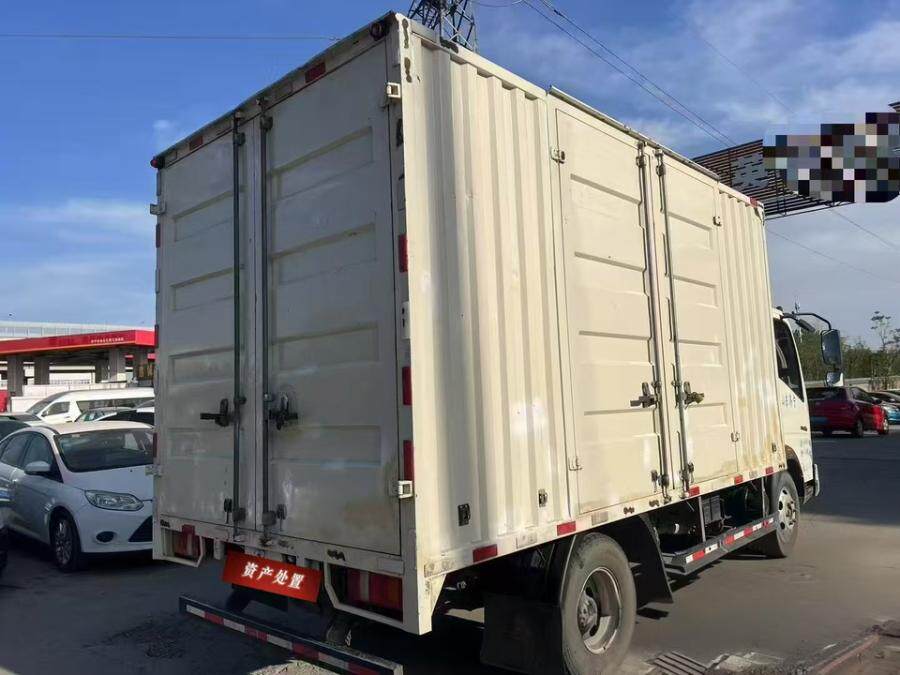 4月17日济宁市汽车销售公司21年11月上牌重汽豪沃厢式货车4米2柴油蓝牌2.3T手续齐全正常过户网络拍卖公告