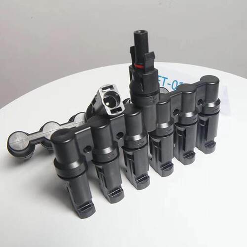 6 进 1 出 MC4 1000V 50A 太阳能电子连接器线束用于光伏