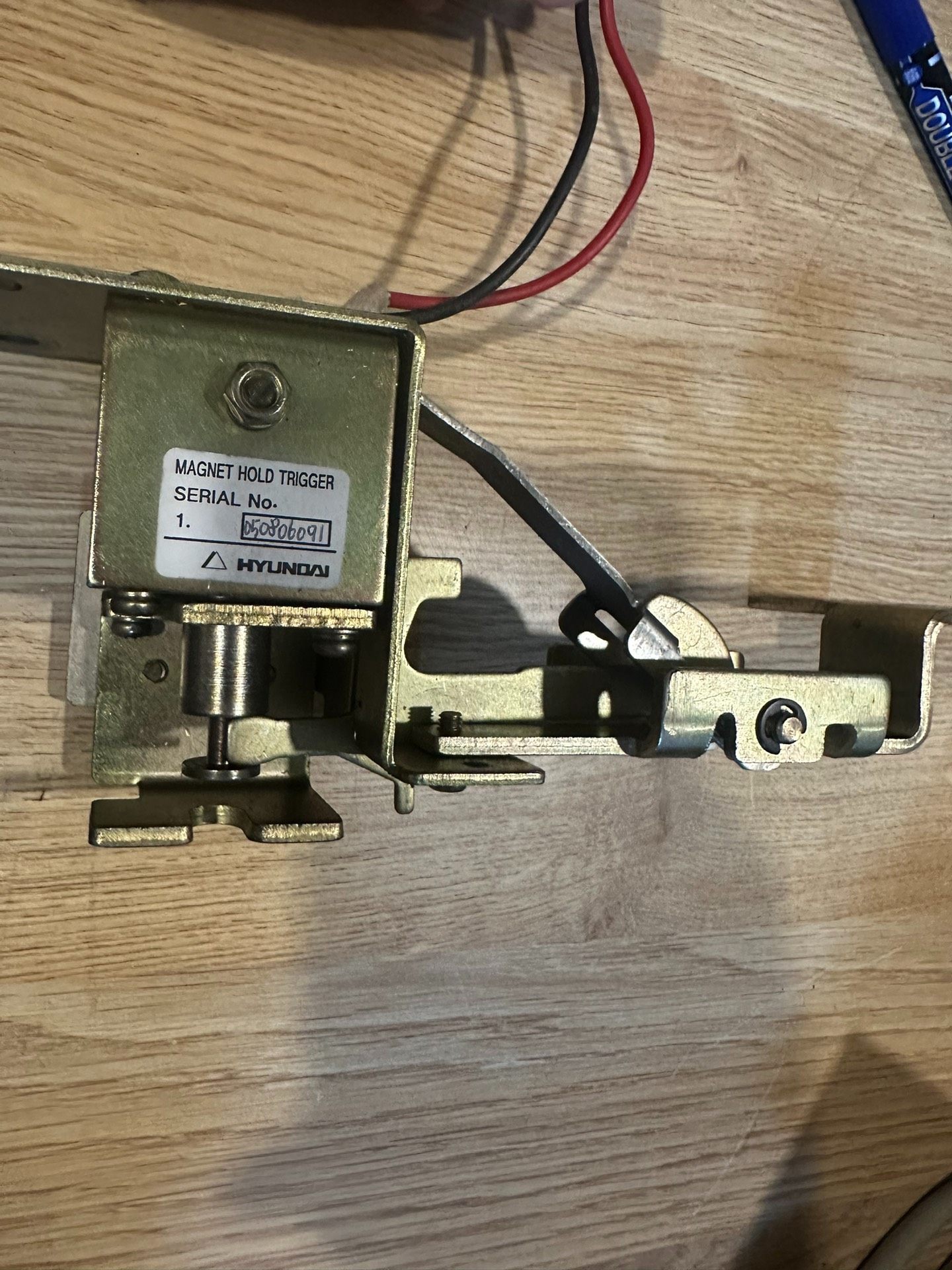 hyundai HIAN ACB magnet hold t