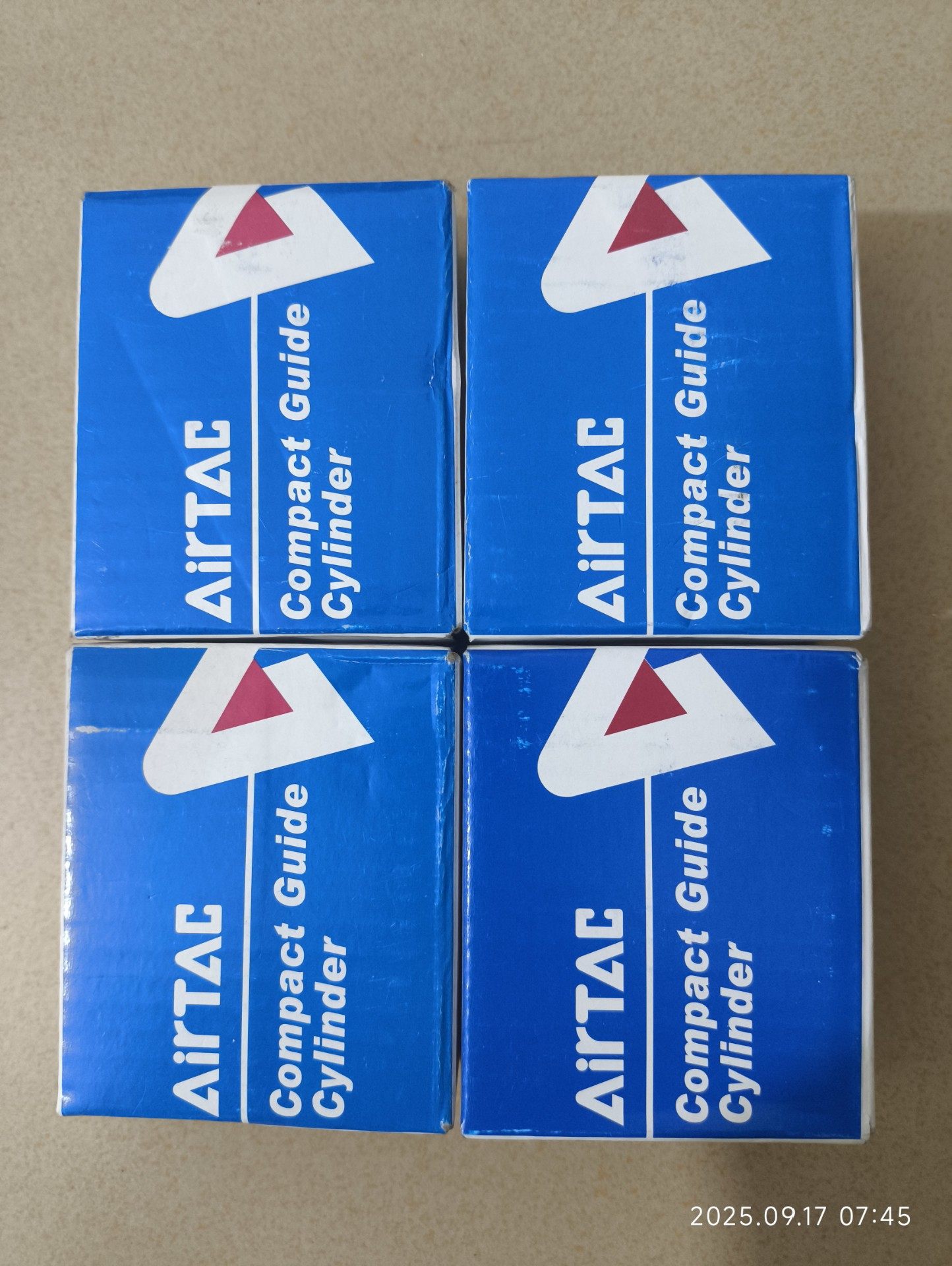 亚德客三轴气缸TCL12X20S，全新激光标原装正品