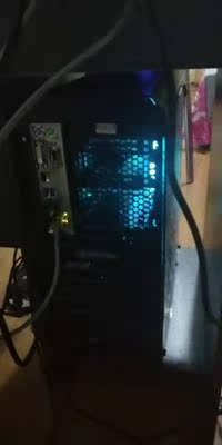 实力对比英特尔i5-7400和迪兰恒进R5 2600哪个好，反馈报告谁更好？