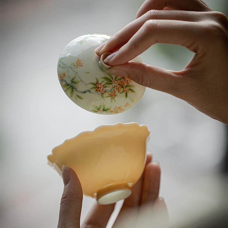 明知山志 花口盖碗 手绘桂花文人器家用陶瓷泡茶碗 杏黄仿古茶碗
