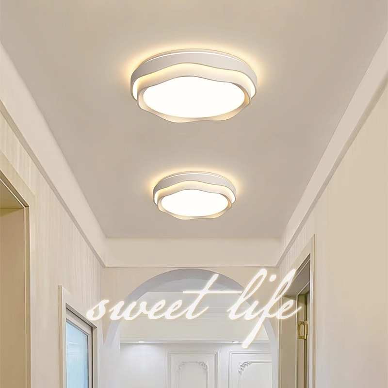 走廊玄关灯现代简约2024新款吸顶灯全光谱护眼高亮阳台过道灯具