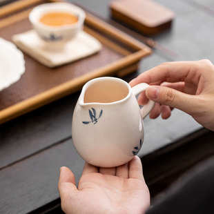 防烫耳柄手绘家用分茶器公杯 蝴蝶兰花公道杯茶海功夫茶具白瓷日式