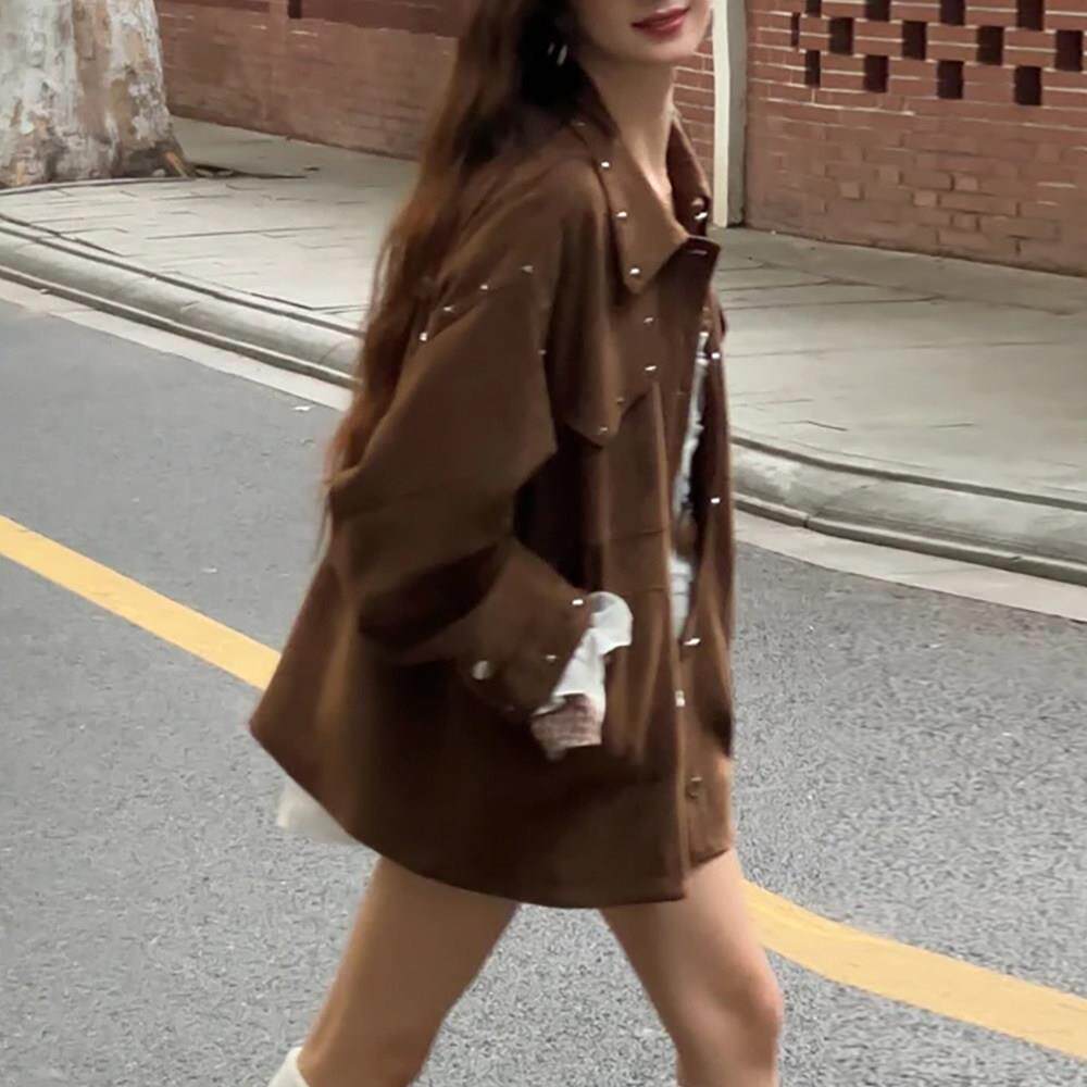 欧洲站气质翻领铆钉设计麂皮绒短款外套女冬新款宽松百搭夹克上衣