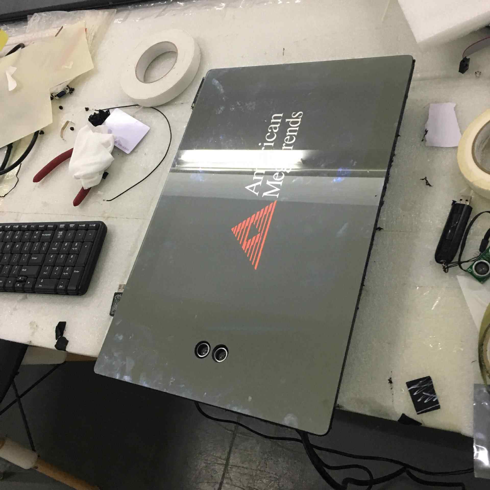 壁式现货体试妆装镜20180613面电容触摸屏一机厂家挂可加刷卡感应