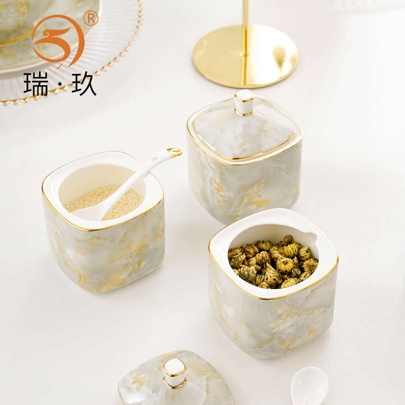 陶瓷防潮创意调味罐大容量单个家用厨房盐糖味精调料盒欧式有盖勺