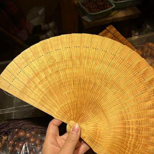 厂家直销崖柏扇子太行崖柏苏扇镂空雕花折扇中国风工艺品扇子送礼