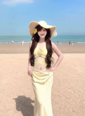 海边度假黄色挂颈吊带洋装女夏季巨好看的沙滩裙收腰包臀长裙子