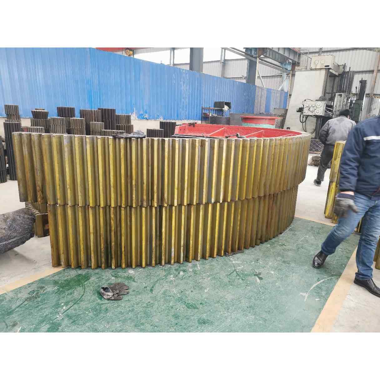 2.4乘以7米水泥球磨机大齿轮，中空轴配件厂家