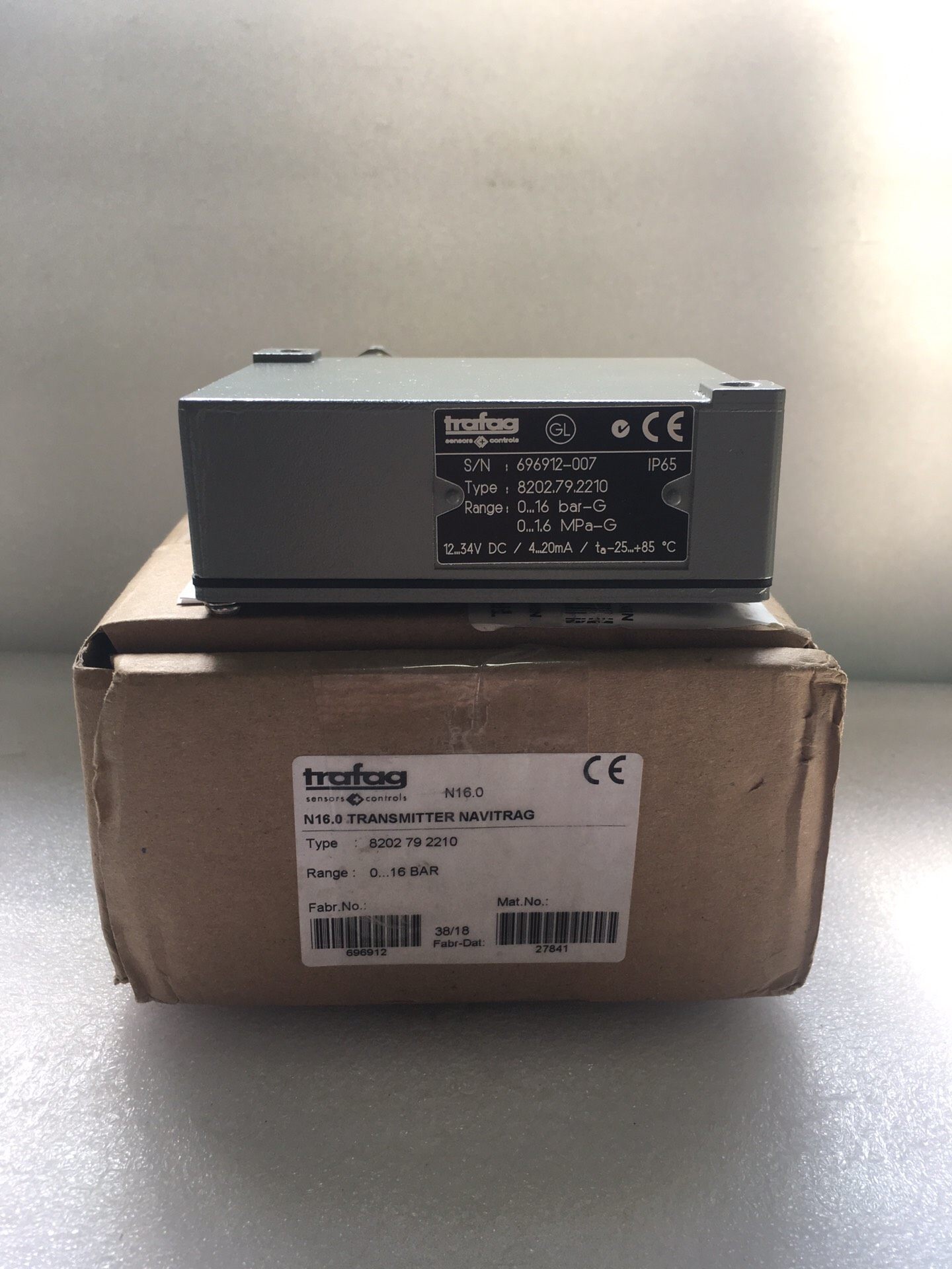 Trafag 8202.79.2210 压力变送器，全新