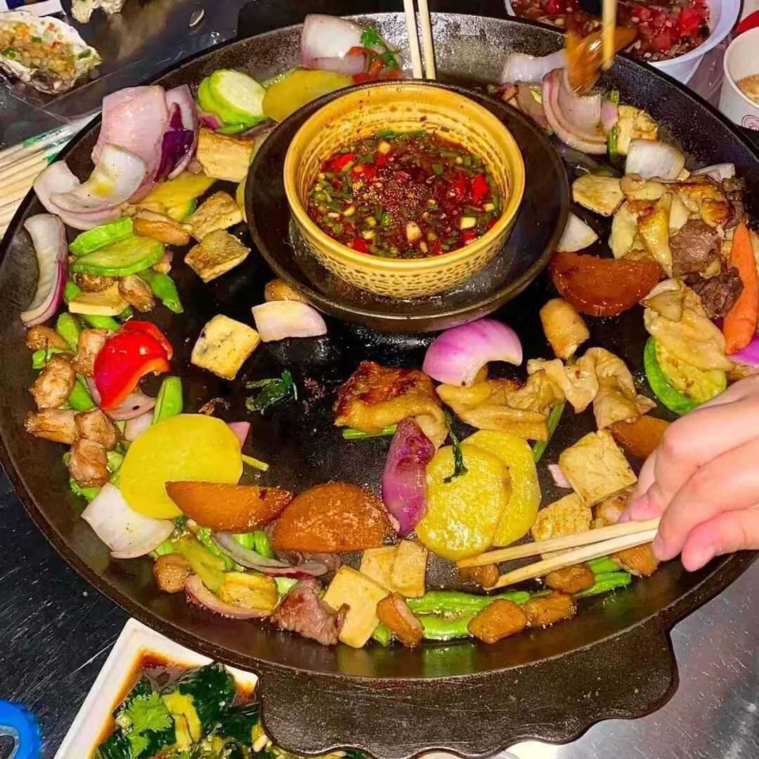 贵州铸铁烙锅火锅无烟不沾家用商用两三多层网红煎涮烤一体不漏油