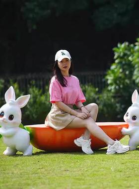 卡通兔子雕塑玻璃纤维座凳户外幼儿园商场装饰草坪园林景观美陈摆
