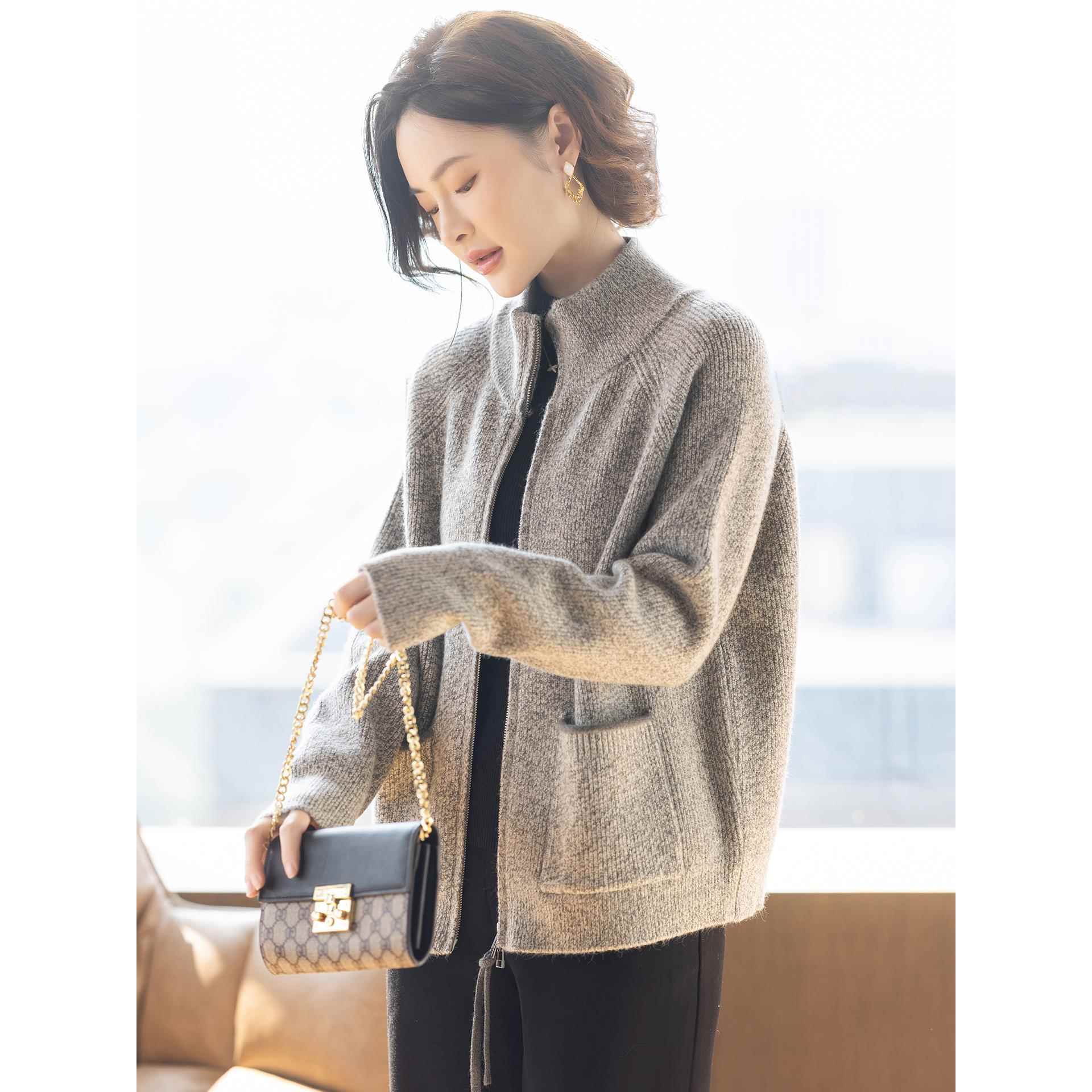 年轻妈妈秋冬外套2025新款冬装洋气休闲夹克中老年妇女时尚上衣服