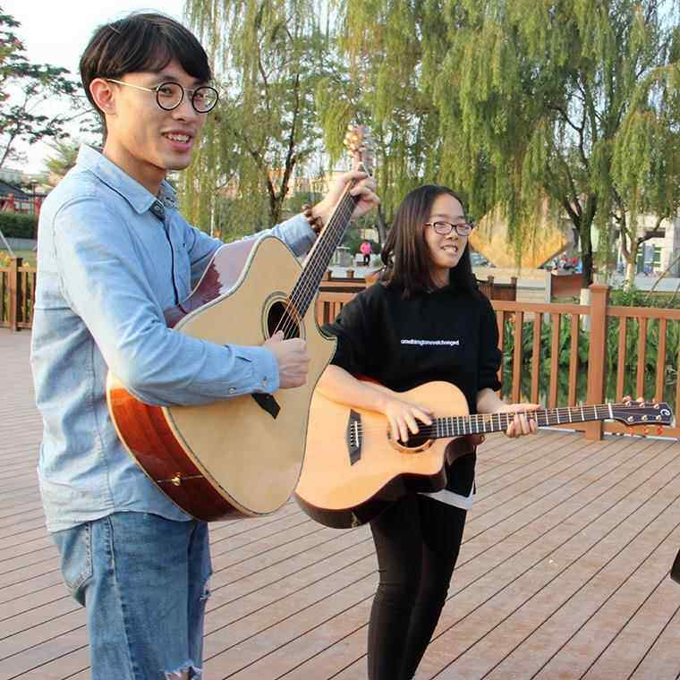 高档品质全单吉他41寸云杉桃花芯民谣木吉他专业学习演奏乐器