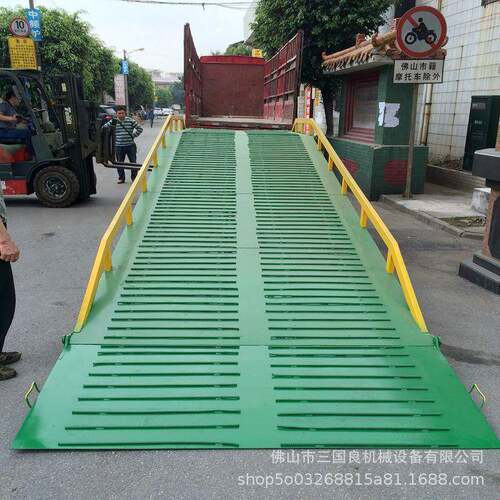 佛山登车桥厂家物流卸货平台机械登车桥厂家移动卸货平台