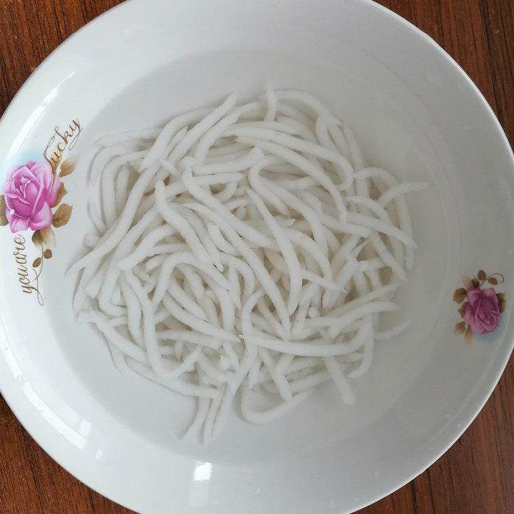 现货促销广西特色槐花粉机 省人工凉鱼机 简实用漏鱼机介绍