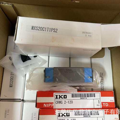 IKO直线导轨滑块MXS15 MXS20 MXSG20 MXS25 MXSG25 MXD15 MXD20