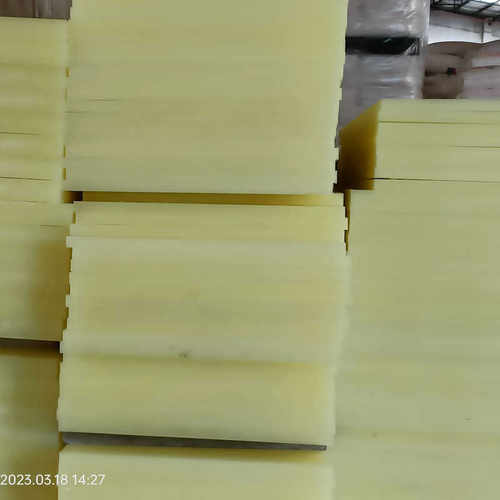 米黄色(pp600*)*1600供应25mm裁图床板