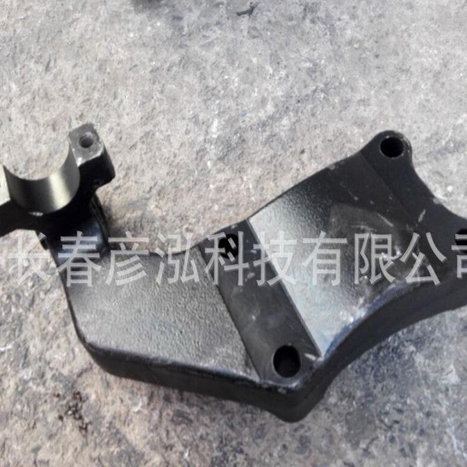 2912418A50A解放J6右后桥平衡杠支架 适用j6卡车后桥悬挂平衡支座