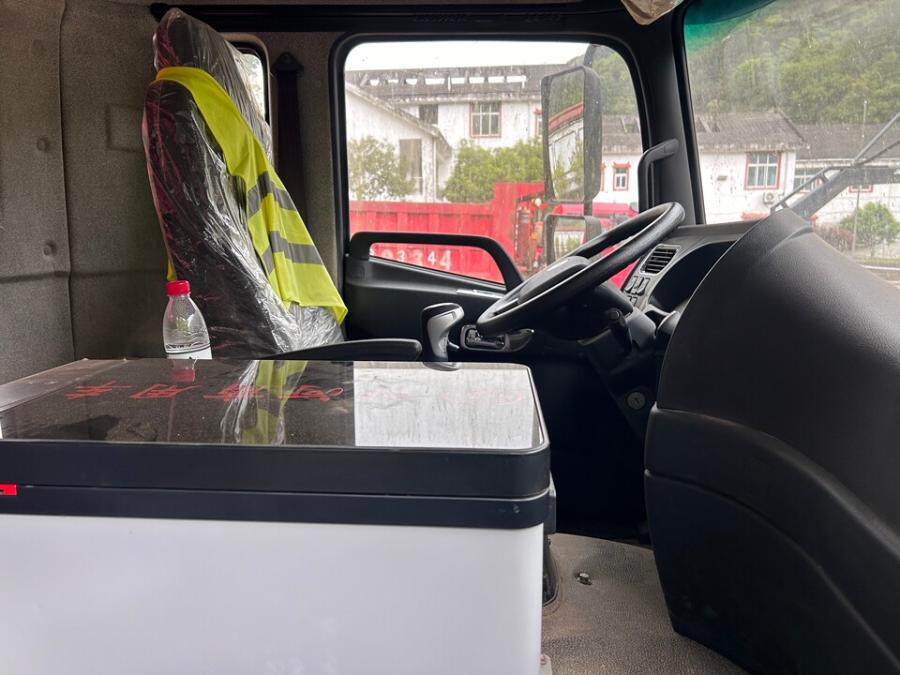 4月28日绵阳市23年上牌神河联达牌重型自卸货车网络拍卖公告