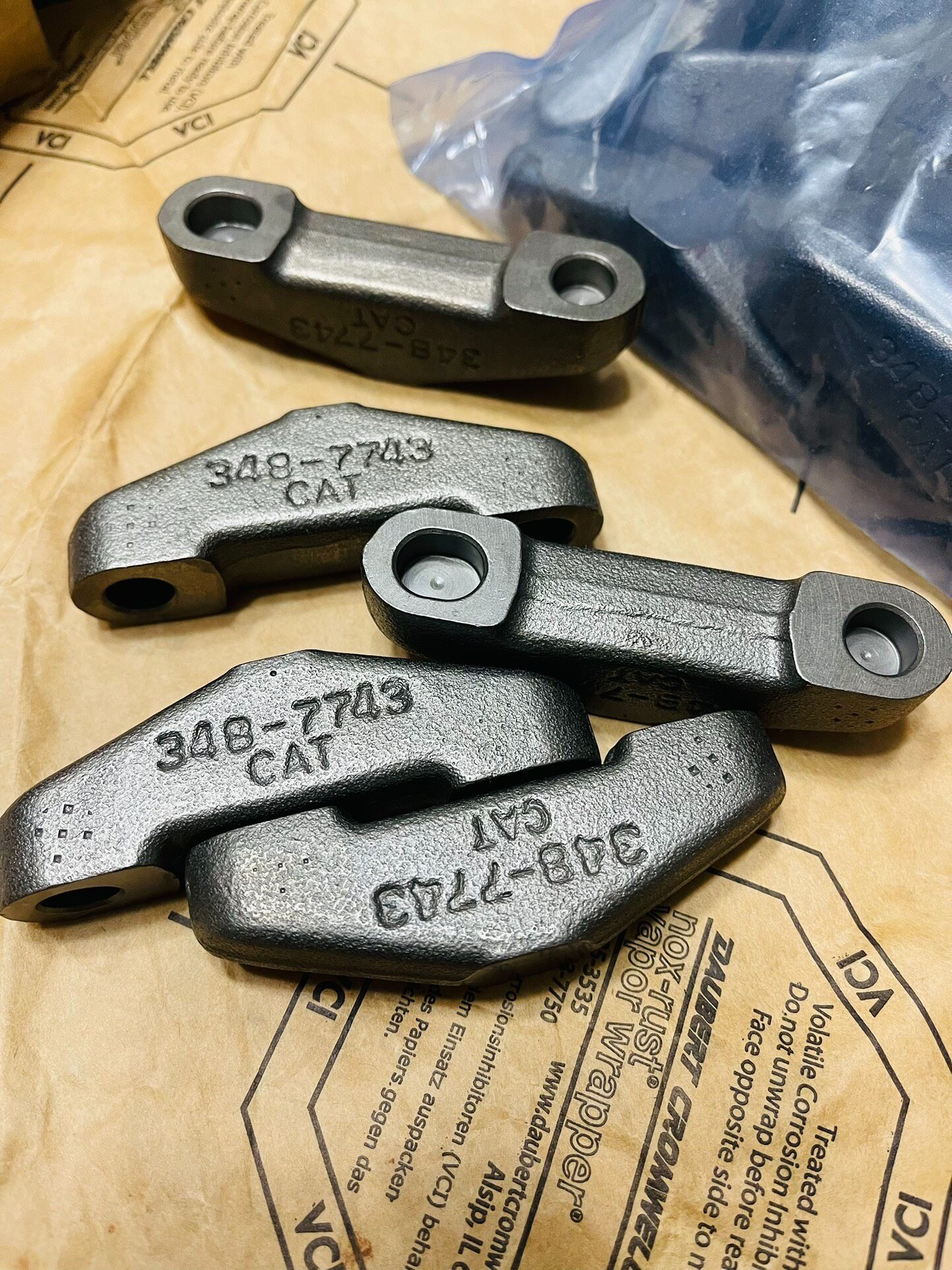 CAT，C18发动机气门过桥一组，12个打包1200包邮