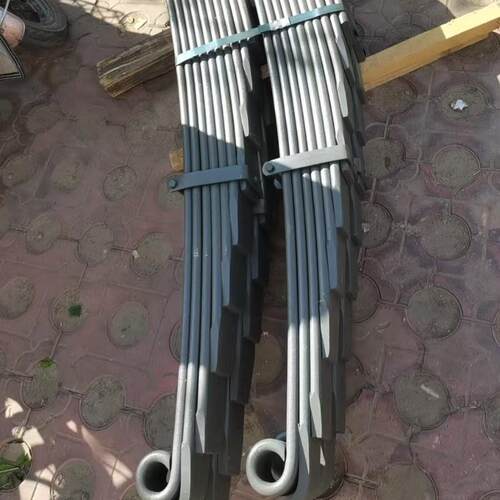 供应中国重汽豪沃配件 DZ96319690060 前钢板弹簧总成 前钢板