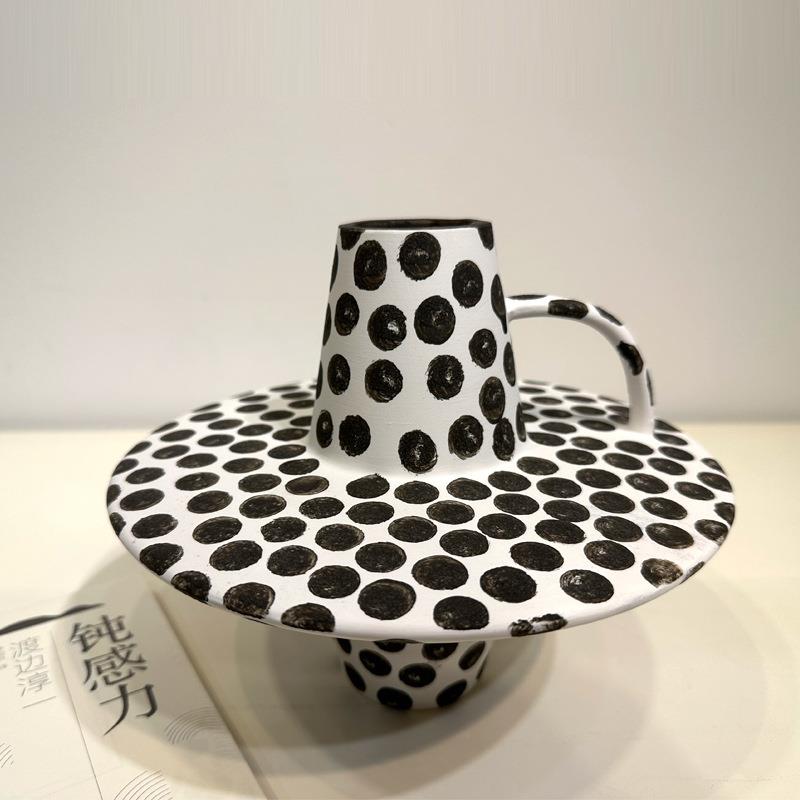 北欧简约风黑白点陶瓷花瓶样板间民宿餐桌奶牛色插花器装饰品摆件