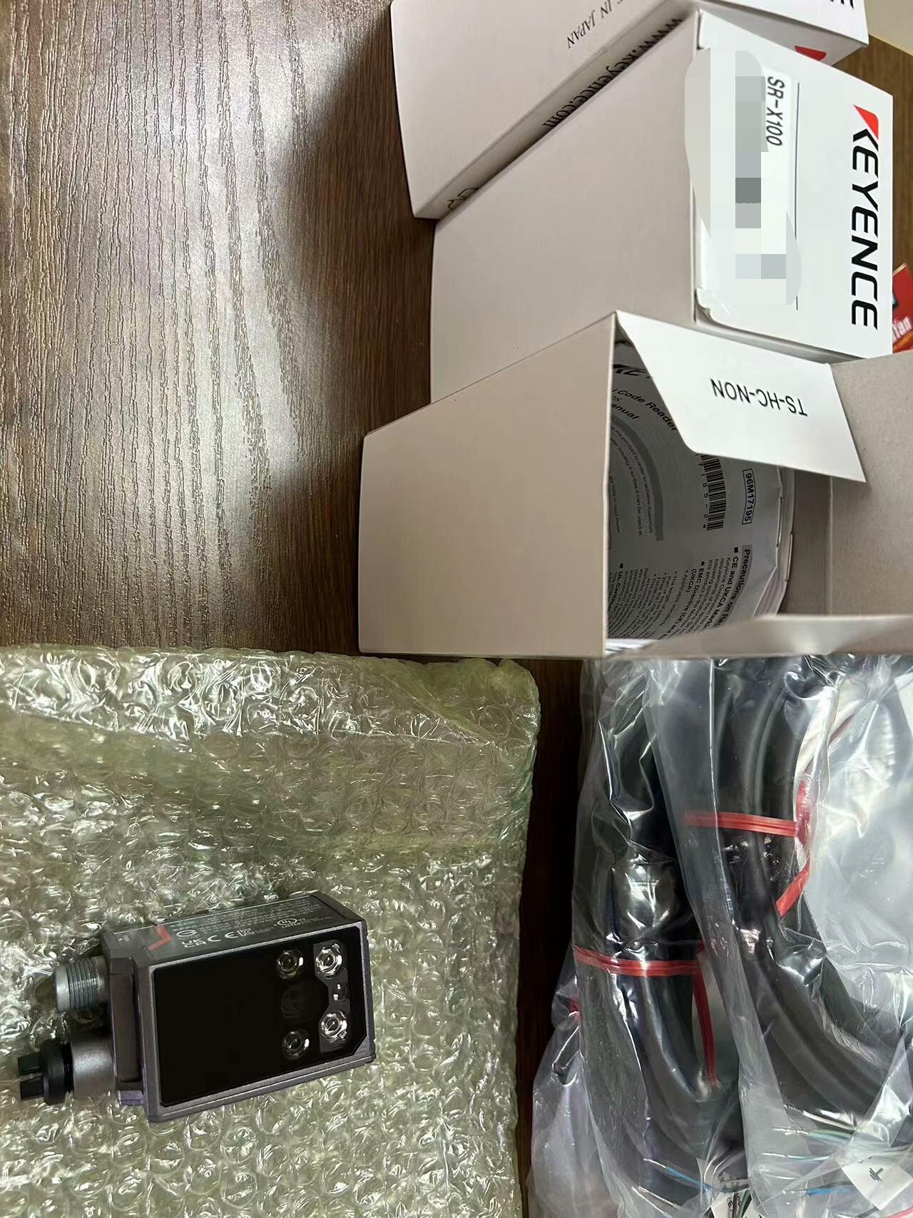 基恩士读码器   SR-X100全新原装