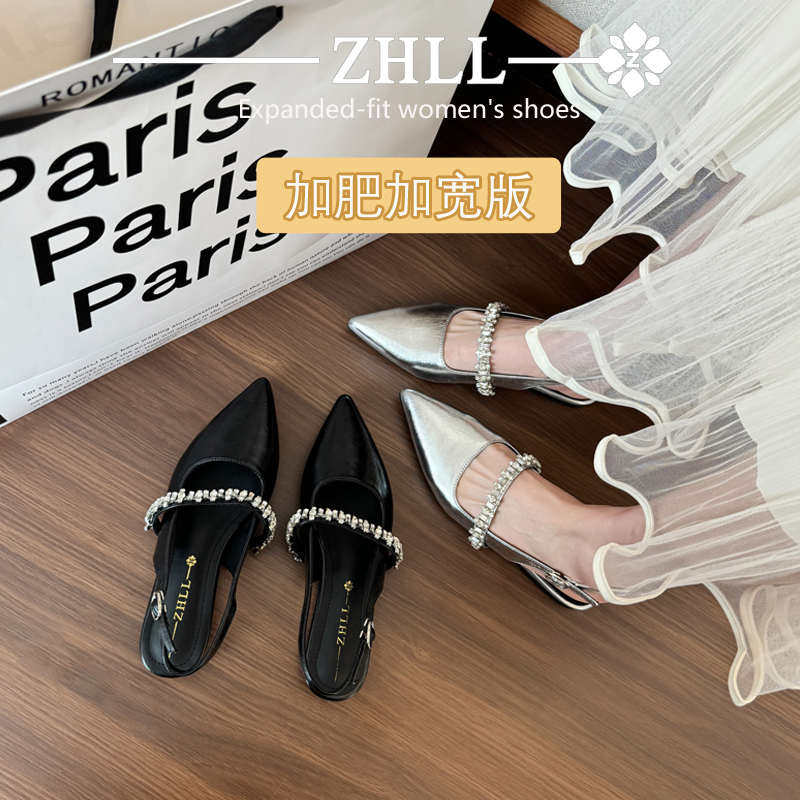凉鞋大码女鞋41到43夏季外穿后空平底鞋加宽胖脚水钻银色尖头单鞋