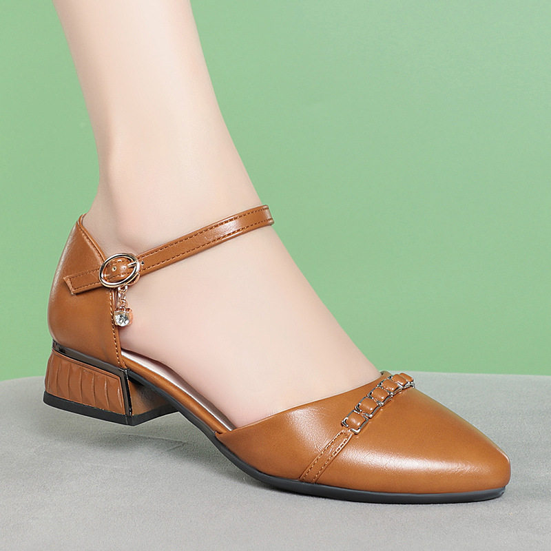 欧洲站包头凉鞋女2024年新款秋季中年妈妈鞋子软皮焦糖色一字扣中,女鞋,婚鞋,淘宝优惠券,粉丝福利购,淘宝优惠卷