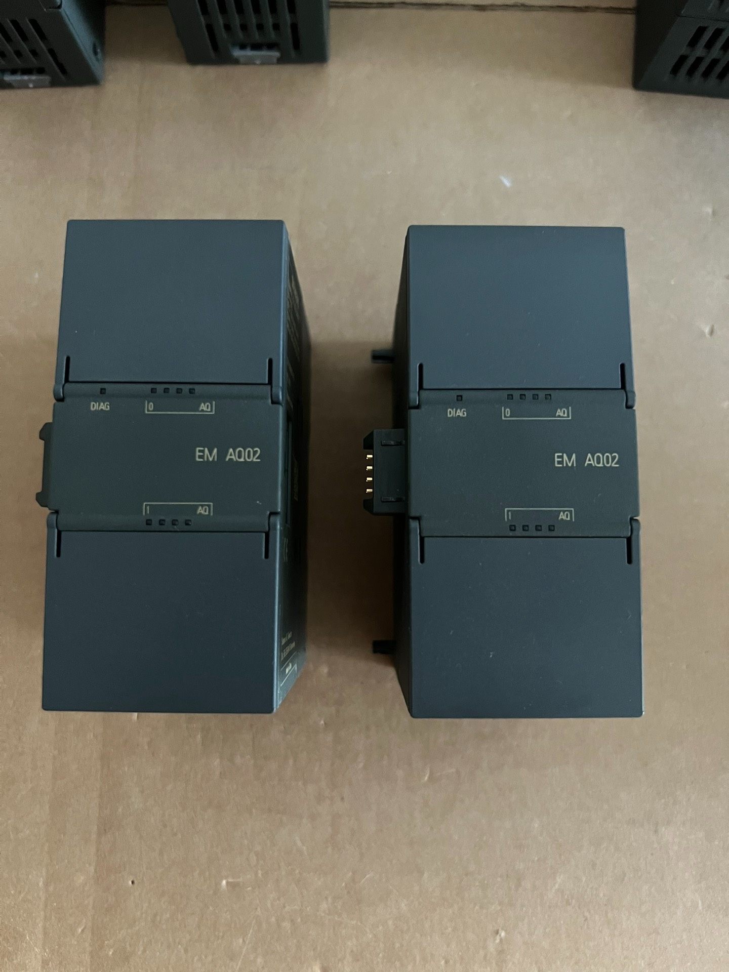 西门子S7-200 SMART模块 EM AQ02，型号6E