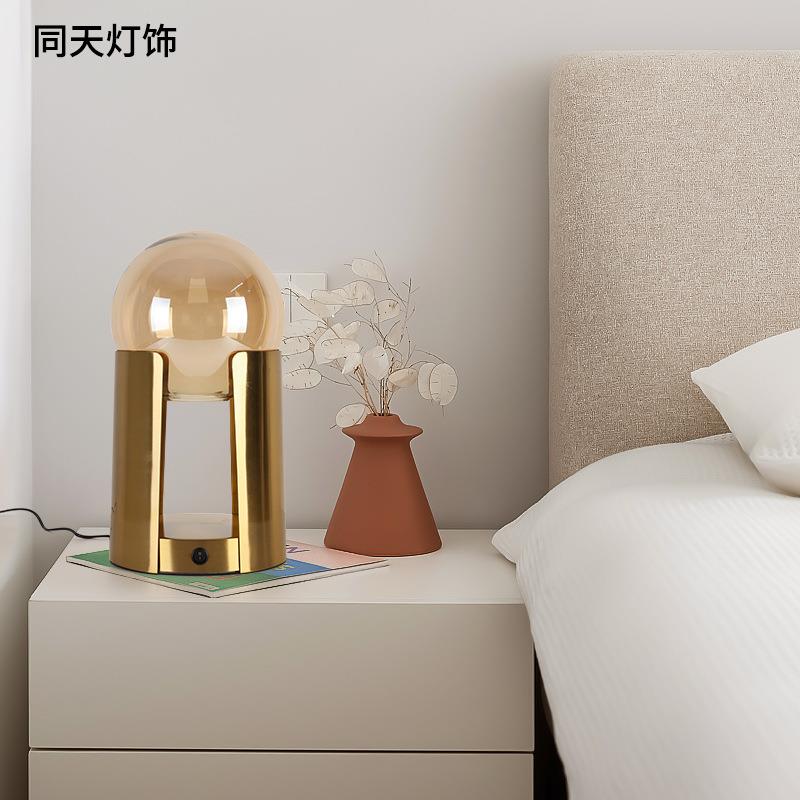丽枫3.0酒店宾馆北欧简约书桌铜色电镀带开装饰台灯
