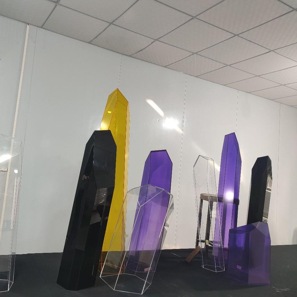 亚克力棱形水冰柱彩色透明多角度宝石道具有机玻璃加工酒店大堂室