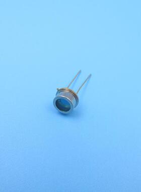 420-675nm峰值波长565nm8.13mm直径金属封装硅光电池二极管电池
