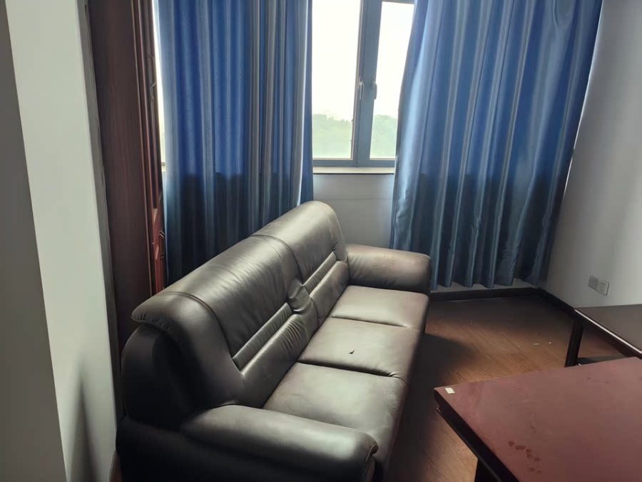 （破）武汉峡江长航运输有限公司的半成品船舶等资产