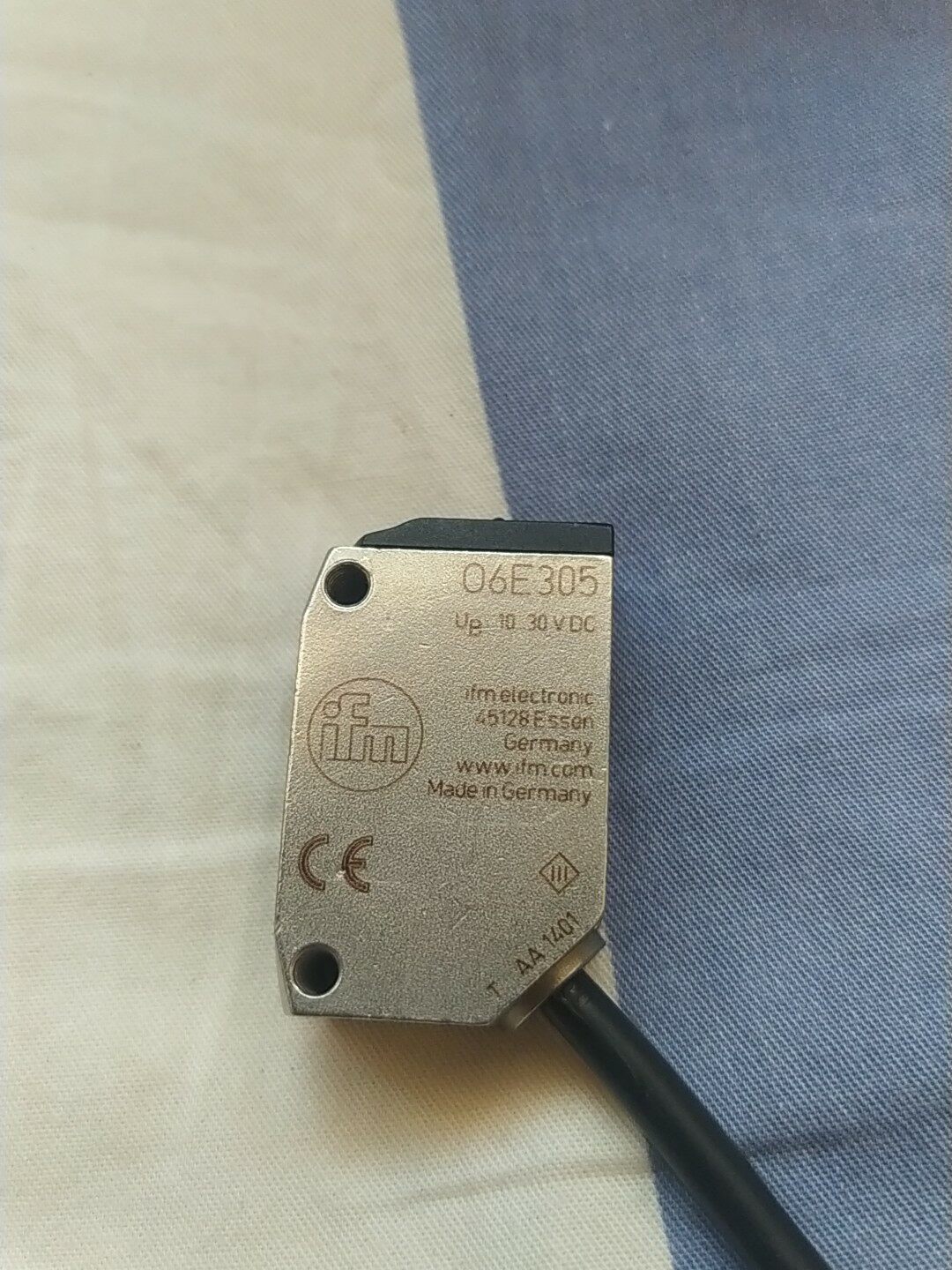 易福门O6E305光电传感器