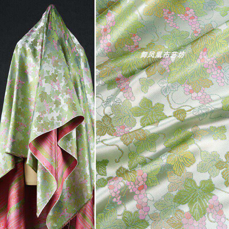 浅绿色【葡萄】织锦缎提花面料 新中式旗袍外套服装光泽绸缎布料