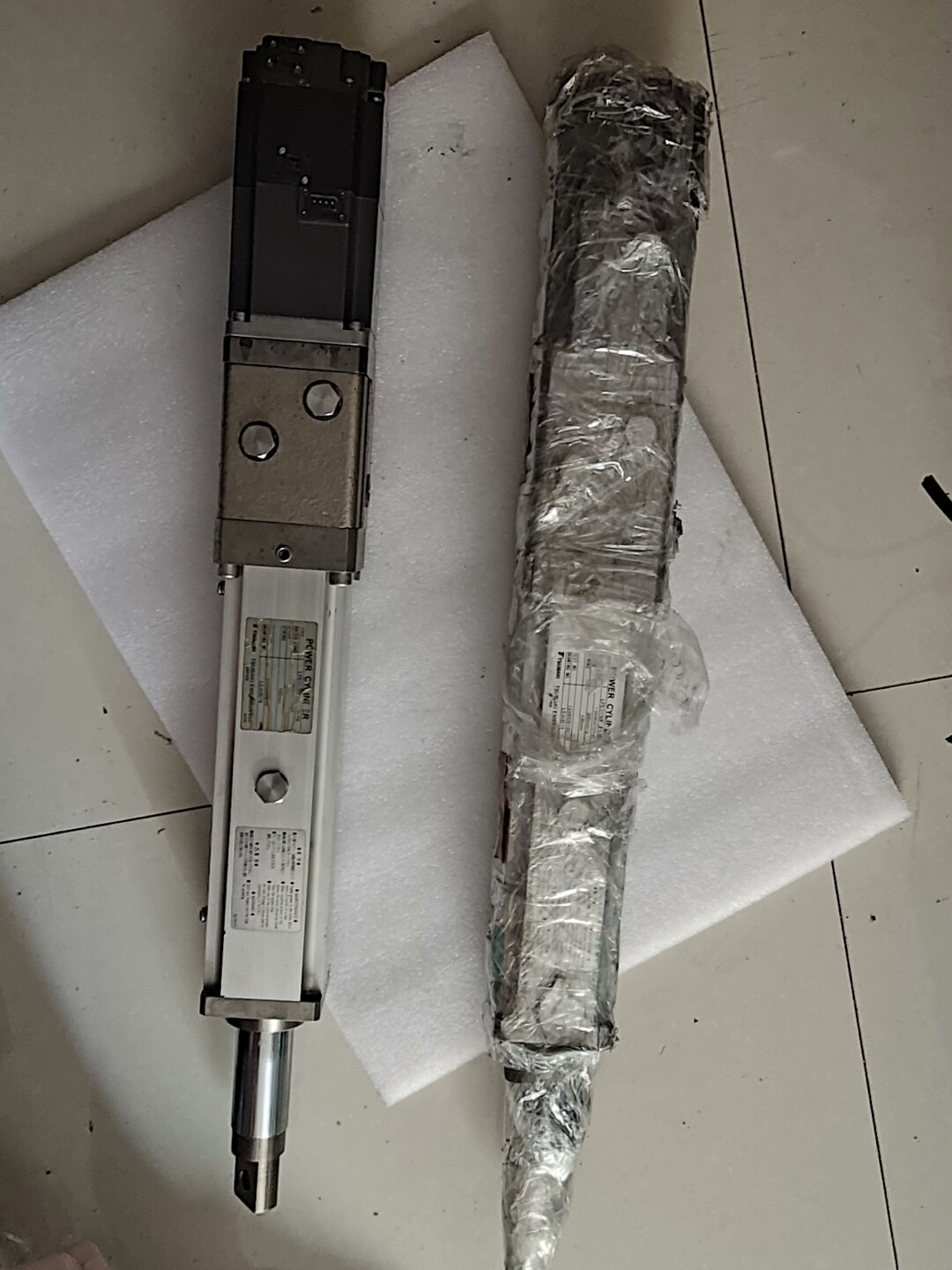 全新三菱伺服电机HF-KP73B，750W +伺服电缸LPE