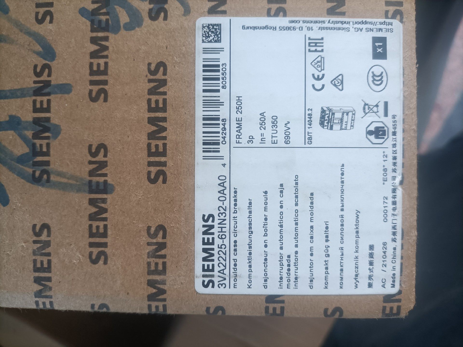 西门子塑壳断路器3VA2225-6HN32-0AA0