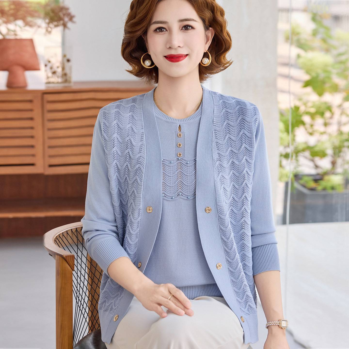 妈妈秋装针织开衫上衣两件套中老年女春秋时尚薄款打底小衫套装