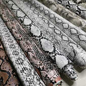 PU蛇皮纹皮革面料蟒蛇花皮纹箱包皮带软包床头背景墙人造革动物纹