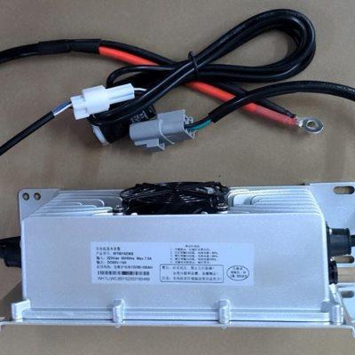 48V25A电动观光车充电器24V25A四轮巡逻车洗地机90-264V新能源锂