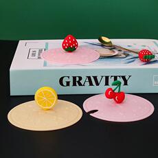 Кружка с крышкой 勺子硅胶杯盖可放勺食品级马克杯早餐杯带孔密封盖卡通大号耐热