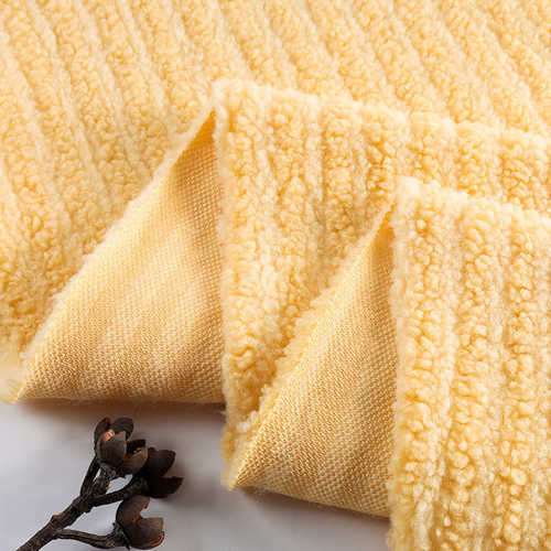 厂家批发 320g全涤月亮绒面料 时尚休闲服靠垫抱枕家纺绒布面料