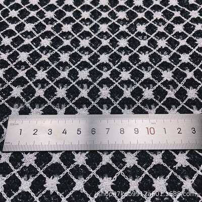 新薄款ins风镂空小格菱格花朵亮丝编织小香风面料服装箱包布料