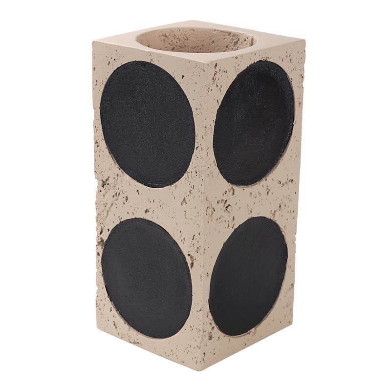 侘寂风大圆点方形花器设计师软装搭配个性创意插花花器书房装饰品