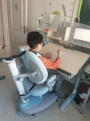 黑白调儿童学习桌怎么样?用后一个月感受评测